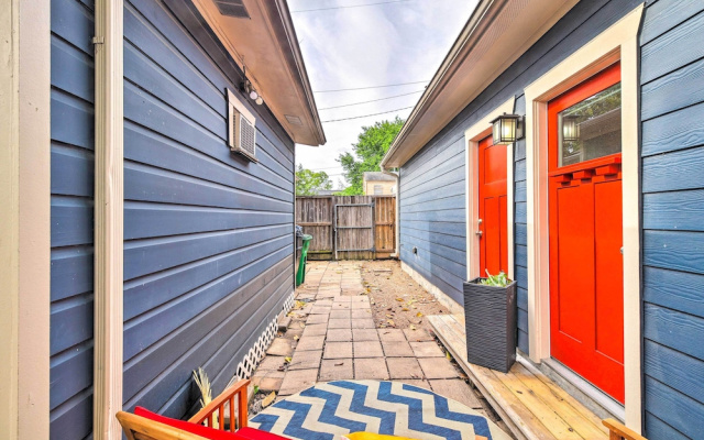 photo 4 of Central & Cozy Houston Studio - Pets Welcome!