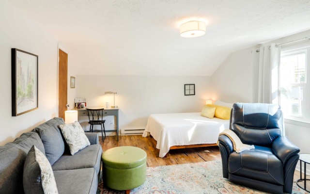 photo 2 of Cozy Norwalk Apt: Near Cedar Point & Kalahari!
