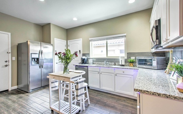 photo 3 of Cozy Peoria Apartment - Golf, Hike & Bike!