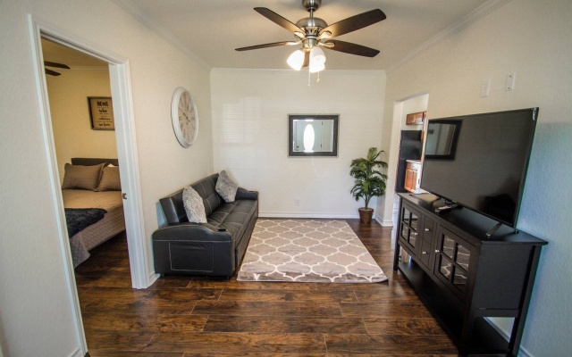 photo 2 of Cozy Remodeled 2BR/2BA Near Downtown Sleeps 8