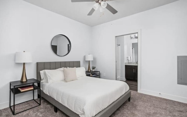 photo 5 of CozySuites Nora 3BR near Fashion Mall