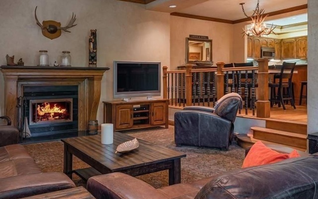 photo 2 of Beaver Creek Village Ski In, Ski Out 4 Bedroom