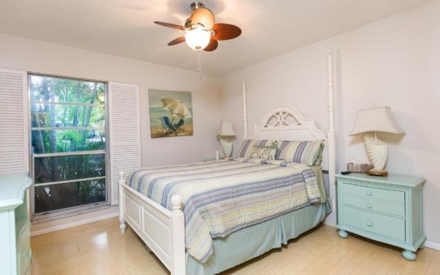 photo 2 of Crescent Street 1138 A, pet-friendly, 2 bedrooms, Pool, Walk to the beach