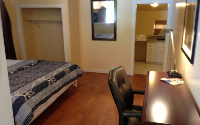 photo 4 of Crest Inn Suites & Cottages