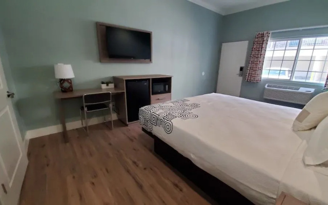 photo 5 of Crestridge Inn