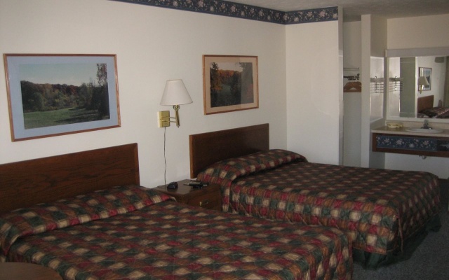 photo 4 of Economy Inn & Suites