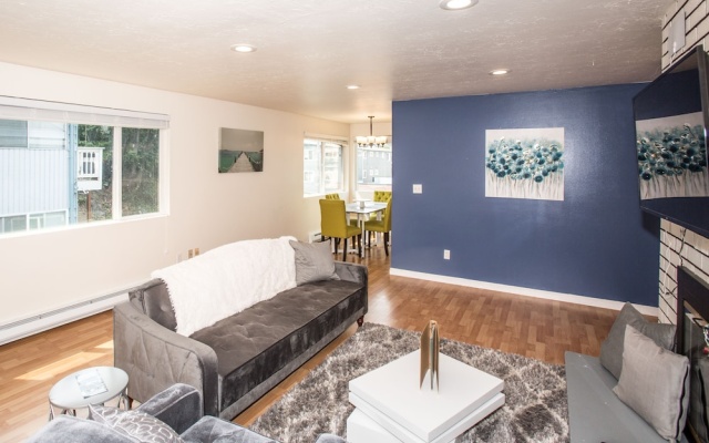 photo 4 of Crockett Rocket - Heart of Seattle - Sleeps 12