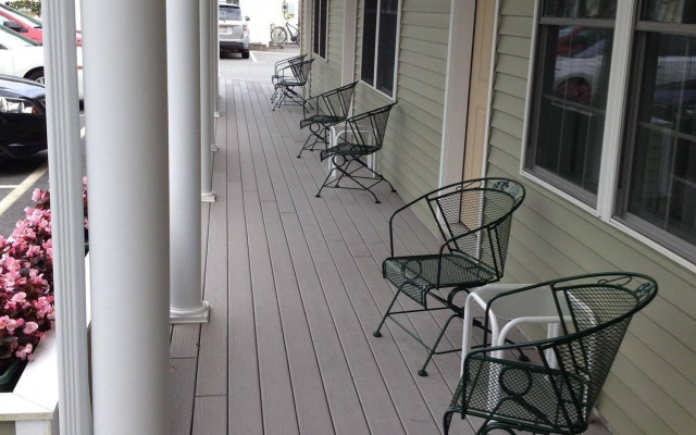 photo 2 of Cromwell Harbor Motel