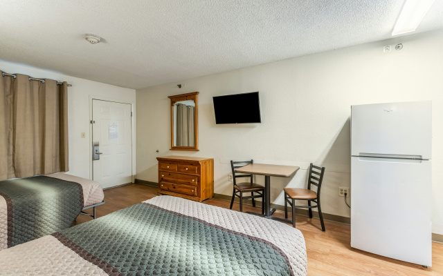 photo 4 of HomeTowne Studios by Red Roof Atlanta - Norcross South