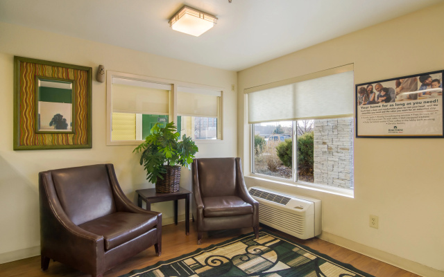 photo 2 of HomeTowne Studios By Red Roof Denver - Glendale/ Cherry Creek
