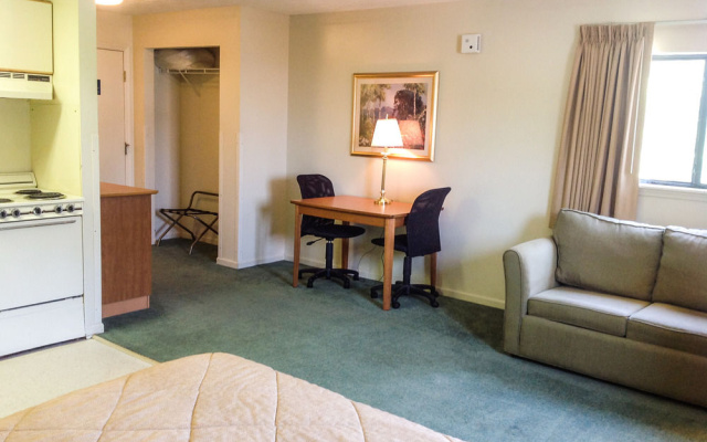 photo 3 of Crossland Economy Studios - Lexington - Patchen Village