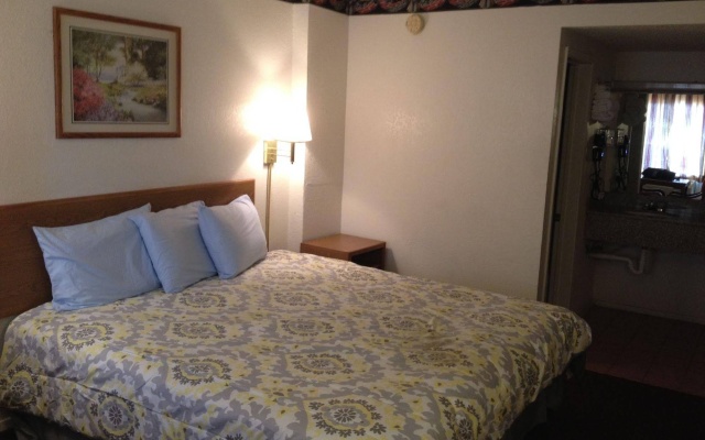 photo 3 of Crown Inn