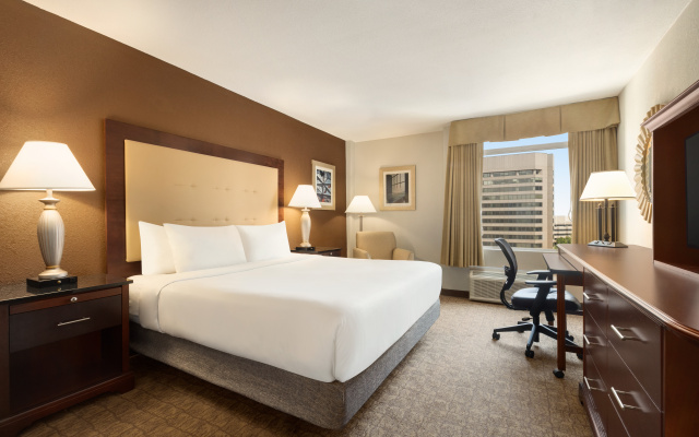 photo 3 of Crowne Plaza Crystal City-Washington, D.C. by IHG