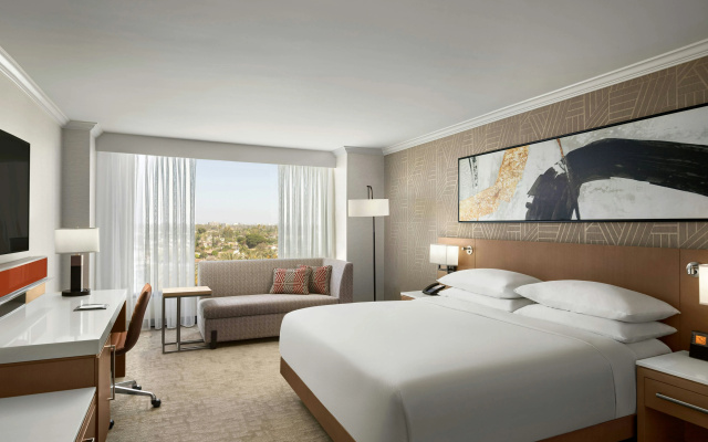 photo 3 of Delta Hotels by Marriott Anaheim Garden Grove