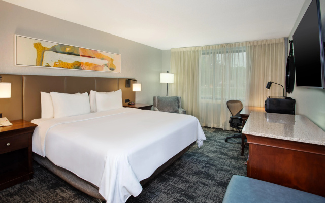 photo 5 of Crowne Plaza Hotel Chicago-Northbrook