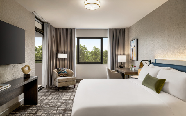 photo 4 of Crowne Plaza Edison by IHG