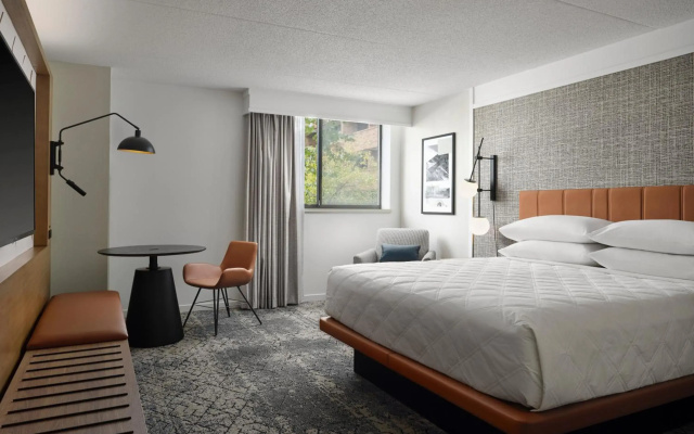 photo 3 of Sheraton Grand Rapids Airport Hotel