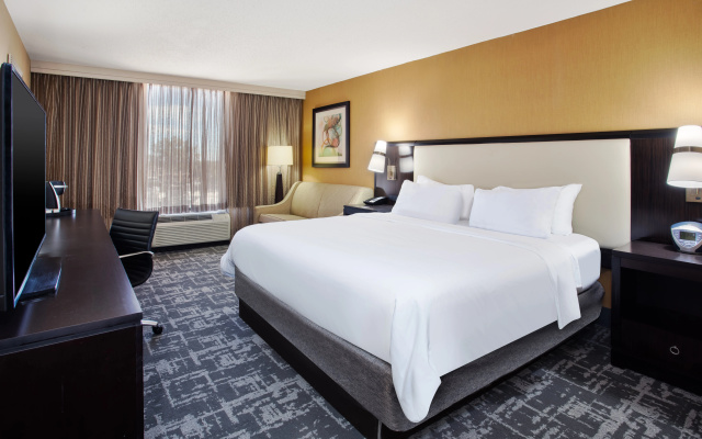 photo 4 of Crowne Plaza Hotel Greenville-I-385-Roper Mtn Rd by IHG
