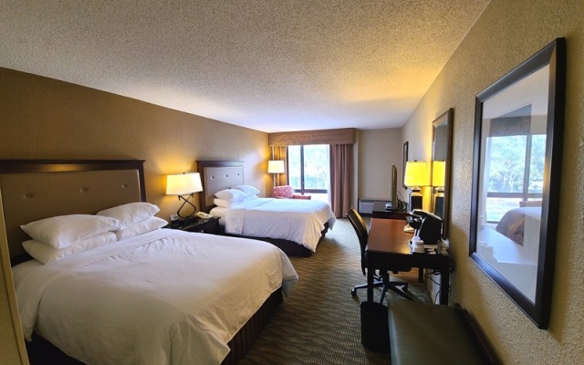 photo 3 of Crowne Plaza Jacksonville Airport