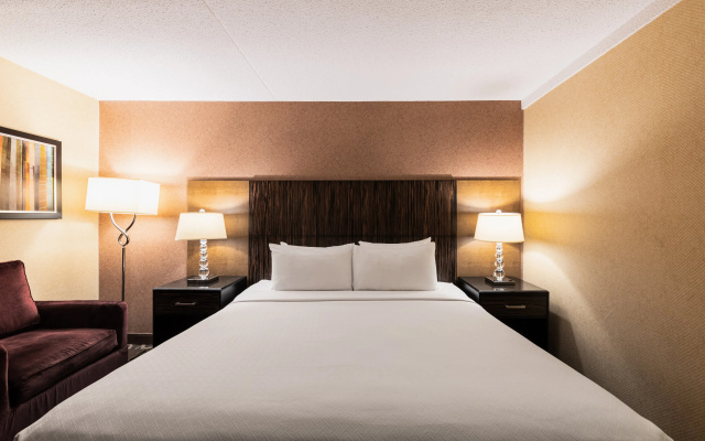photo 4 of Crowne Plaza Newark Airport by IHG