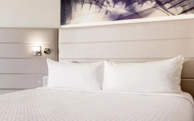 photo 3 of Crowne Plaza/ Stay Bridge Suites Atlanta Midtown - 5 Nights, Atlanta, USA