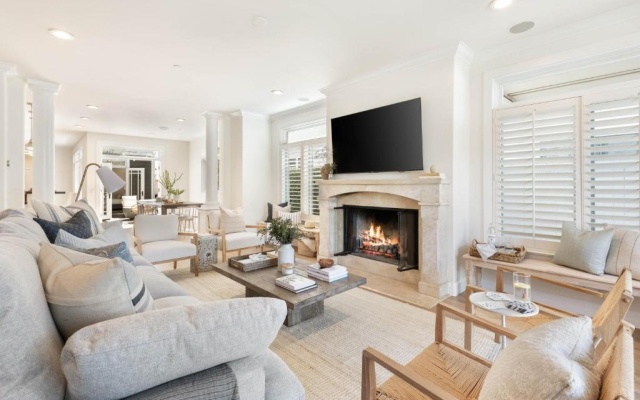photo 3 of Crystal Cove by Avantstay Gorgeous & Charming Newport Home!