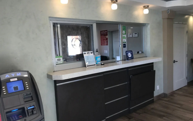 photo 3 of Crystal Inn Suites & Spas