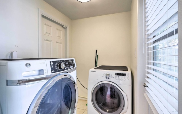 photo 3 of Cute & Cozy Florida Duplex: Walk to Beaches!