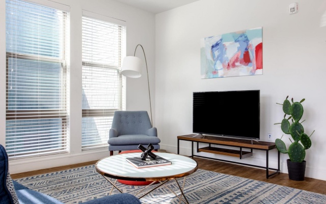 photo 3 of Dallas Modern 1BD 1BA Apartment