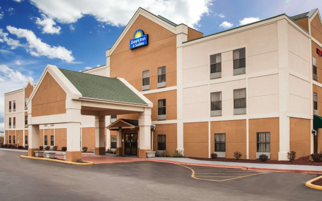 photo 4 of Halsted Inn and Suites Harvey - Chicago Southland