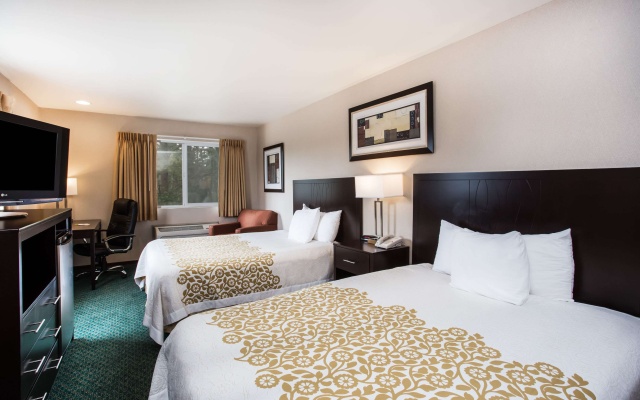 photo 4 of Days Inn by Wyndham Seattle Aurora