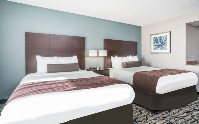 photo 4 of Days Inn & Suites by Wyndham Wausau