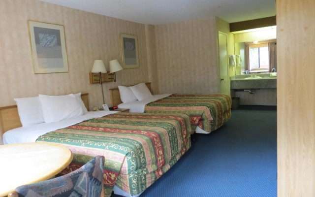 photo 3 of Days Inn by Wyndham Anaheim West