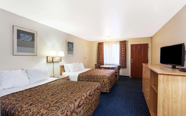 photo 4 of Days Inn by Wyndham Anaheim West