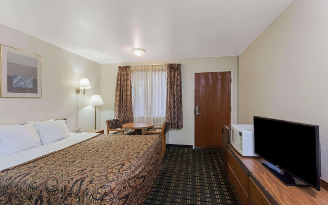 photo 5 of Days Inn by Wyndham Anaheim West
