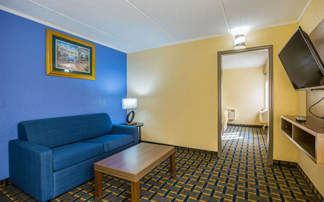 photo 4 of Quality Inn & Suites near Six Flags East
