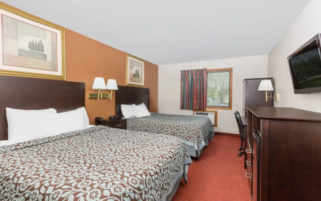 photo 5 of Days Inn And Suites Des Moines Airport