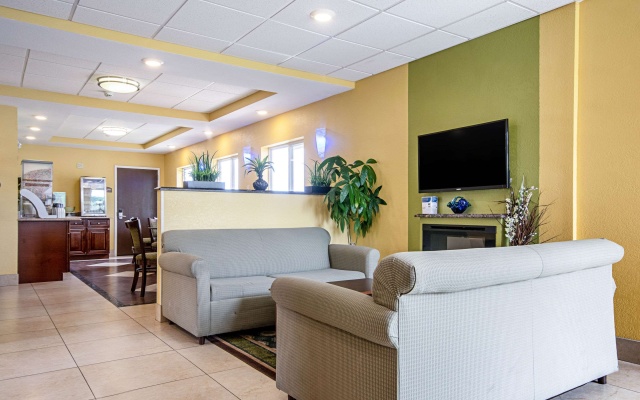 photo 2 of Quality Inn & Suites Glenmont - Albany South