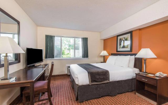photo 2 of Days Inn & Suites by Wyndham Groton Near the Casinos