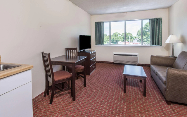photo 5 of Days Inn & Suites by Wyndham Groton Near the Casinos