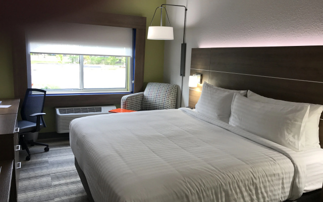 photo 3 of Holiday Inn Express Naples South I-75 by IHG