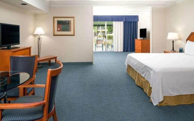photo 5 of Independence 47 Hotel