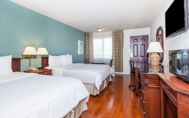 photo 4 of Days Inn & Suites by Wyndham Sunnyvale