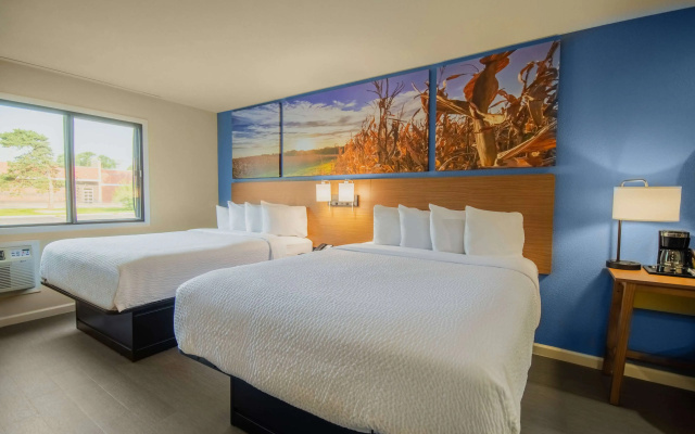 photo 5 of Days Inn & Suites by Wyndham Waterloo