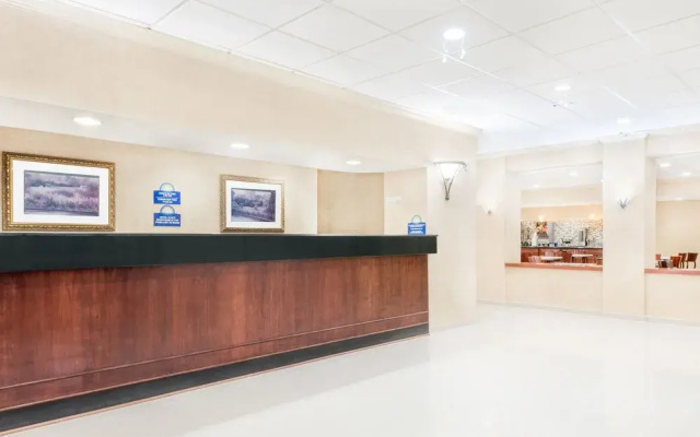 photo 2 of Days Inn And Suites York