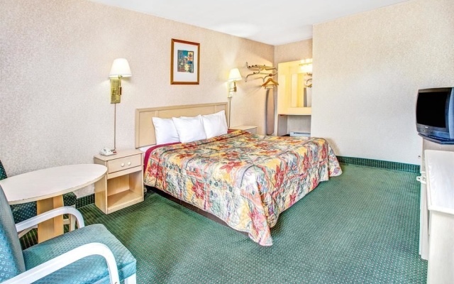 photo 5 of Days Inn by Wyndham ArlingtonWashington DC