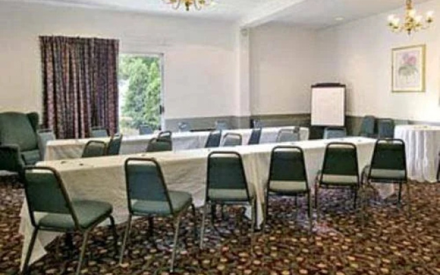 photo 5 of Days Inn Atlanta Northwest