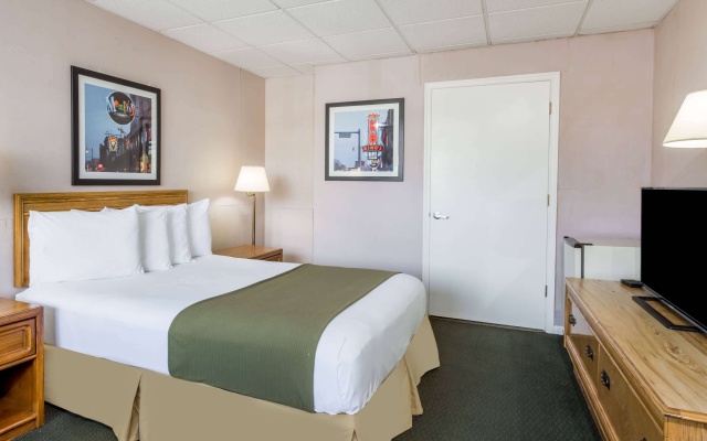 photo 4 of Days Inn by Wyndham Bedford