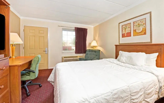 photo 2 of Motel 6 Dayton, OH