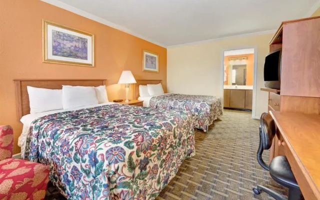 photo 3 of Motel 6 Dayton, OH